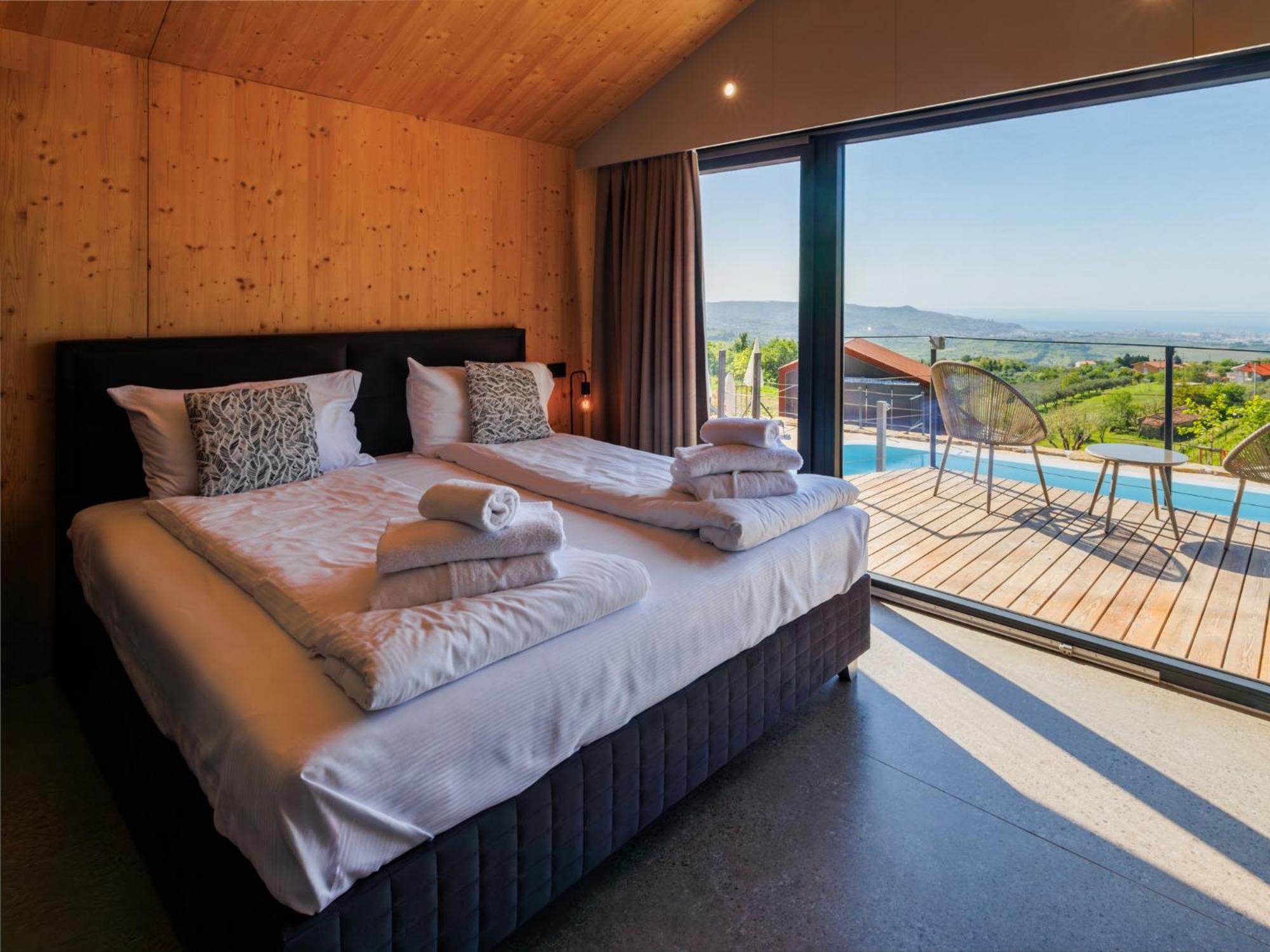 Wine Paradise - Glamping Villa Marezige